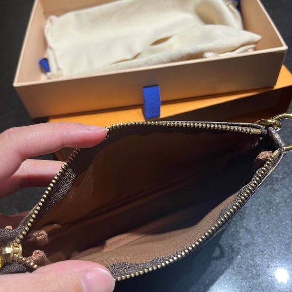 LV mini pochette - Picture 3 of 5